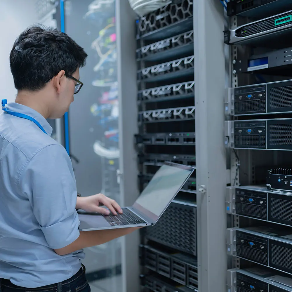 NetApp storage servers in a rack